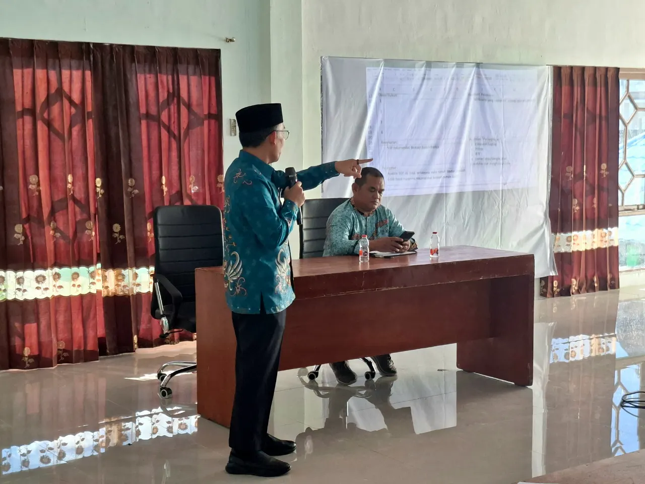 Perkuat Tertib Administrasi, Kankemenag Barut Bahas Penyempurnaan SOP